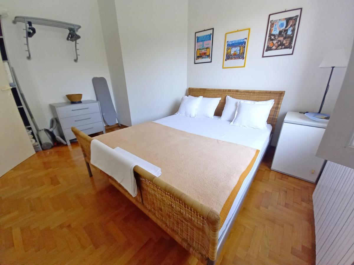 Apartment Lungomare Pula Exteriör bild